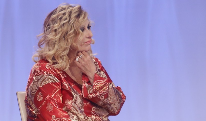 Uomini e Donne, Tina Cipollari ‘si dimentica’ di Barbara D’Urso e del GF
