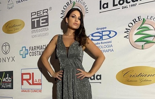 Eliana Michelazzo a Miss Italia: lei lo annuncia, la produzione smentisce. L’ex agente della Prati farà un libro e forse un film