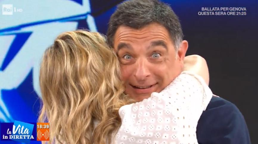 La Vita in Diretta: la Fialdini si congeda tra lacrime (quasi) disperate. E Timperi: «Mica siamo morti?»