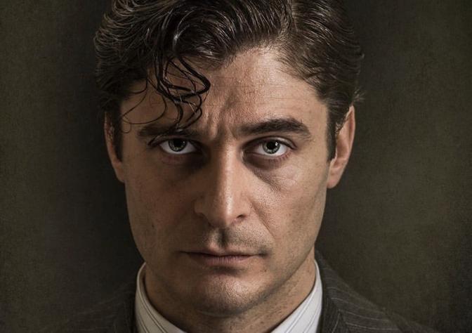 Lino Guanciale sarà il Commissario Ricciardi, ed è già polemica