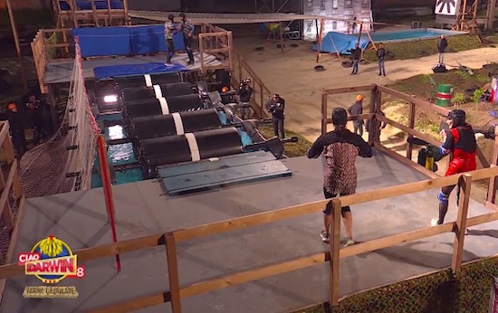 Incidente a Ciao Darwin, ancora critiche le condizioni del concorrente paralizzato