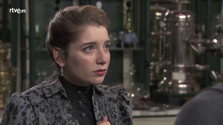 Una Vita, anticipazioni: Flora innamorata dell’anziano Paquito