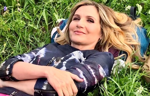 Lorella Cuccarini non teme Pomeriggio Cinque: «Cara Barbara D’Urso, mia figlia segue spesso i tuoi programmi, il suo cuore è un po’ tuo»