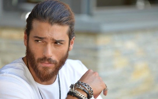 Can Yaman, il protagonista di Bitter Sweet che ha conquistato il pubblico di Canale 5