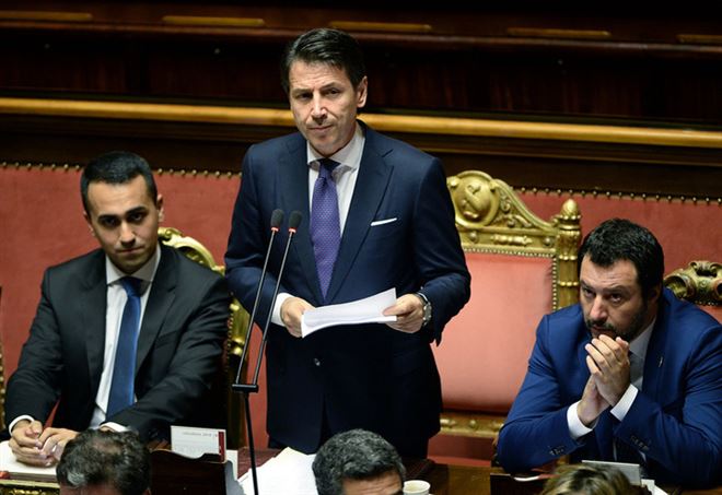 Programmi TV di stasera, venerdì 9 agosto 2019. Speciale Tg1 sulla crisi di Governo al posto di Grand Tour