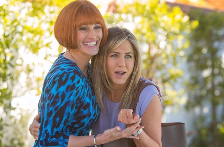 Programmi TV di stasera, lunedì 5 agosto 2019. Su Rai 1 Julia Roberts e Jennifer Aniston in «Mother’s Day»