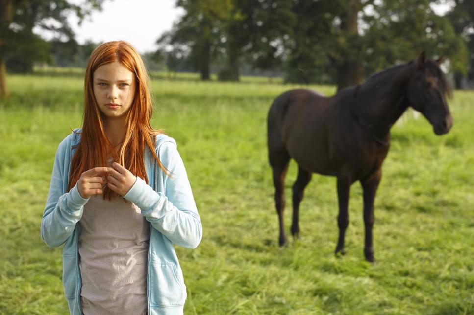 Programmi TV di stasera, martedì 27 agosto 2019. Su Canale 5 la Prima TV di Windstorm – Liberi nel Vento