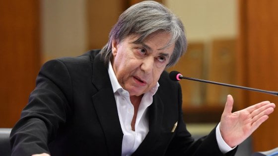 Carlo Freccero: «La mia Rai 2 inizia adesso. Da Fazio mi aspetto l’8%. Ventura a nozze con i fichi secchi ma ce la farà. Detto Fatto spostato per tutelare Rai 1»