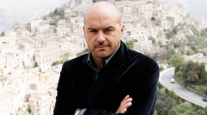 Programmi TV di stasera, lunedì 9 settembre 2019. Su Rai 1 ripartono le repliche di Montalbano