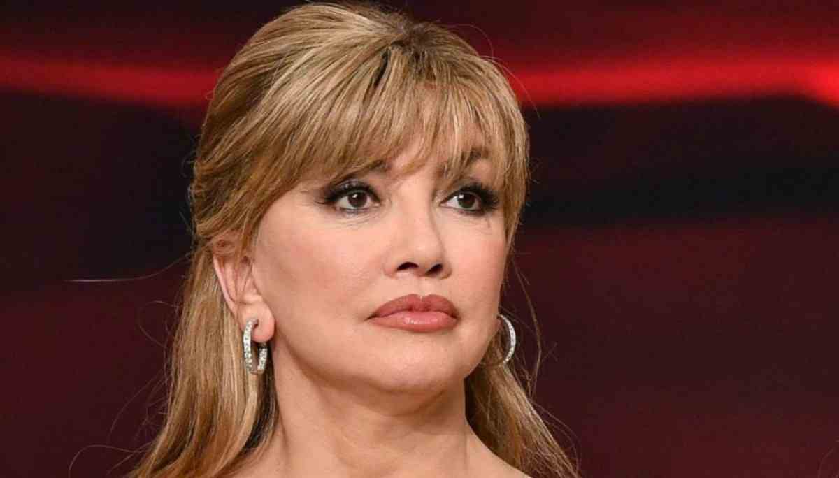 Milly Carlucci diffida Mediaset per Amici Celebrities. Roba da ridere