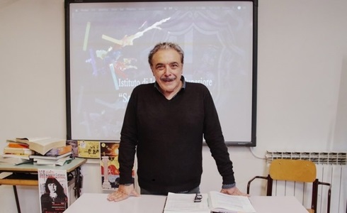 Programmi TV di stasera, martedì 17 settembre 2019. Sul Nove «Il supplente» è Nino Frassica