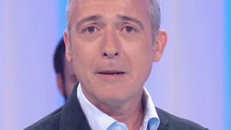 Io e Te, Pierluigi Diaco saluta commosso il pubblico e dà appuntamento ‘di notte’ – Video