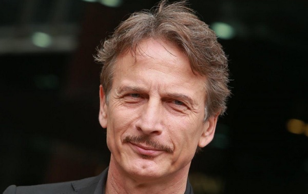 Cesare Bocci fa l’Alberto Angela di Canale 5 e racconta le bellezze del Vaticano