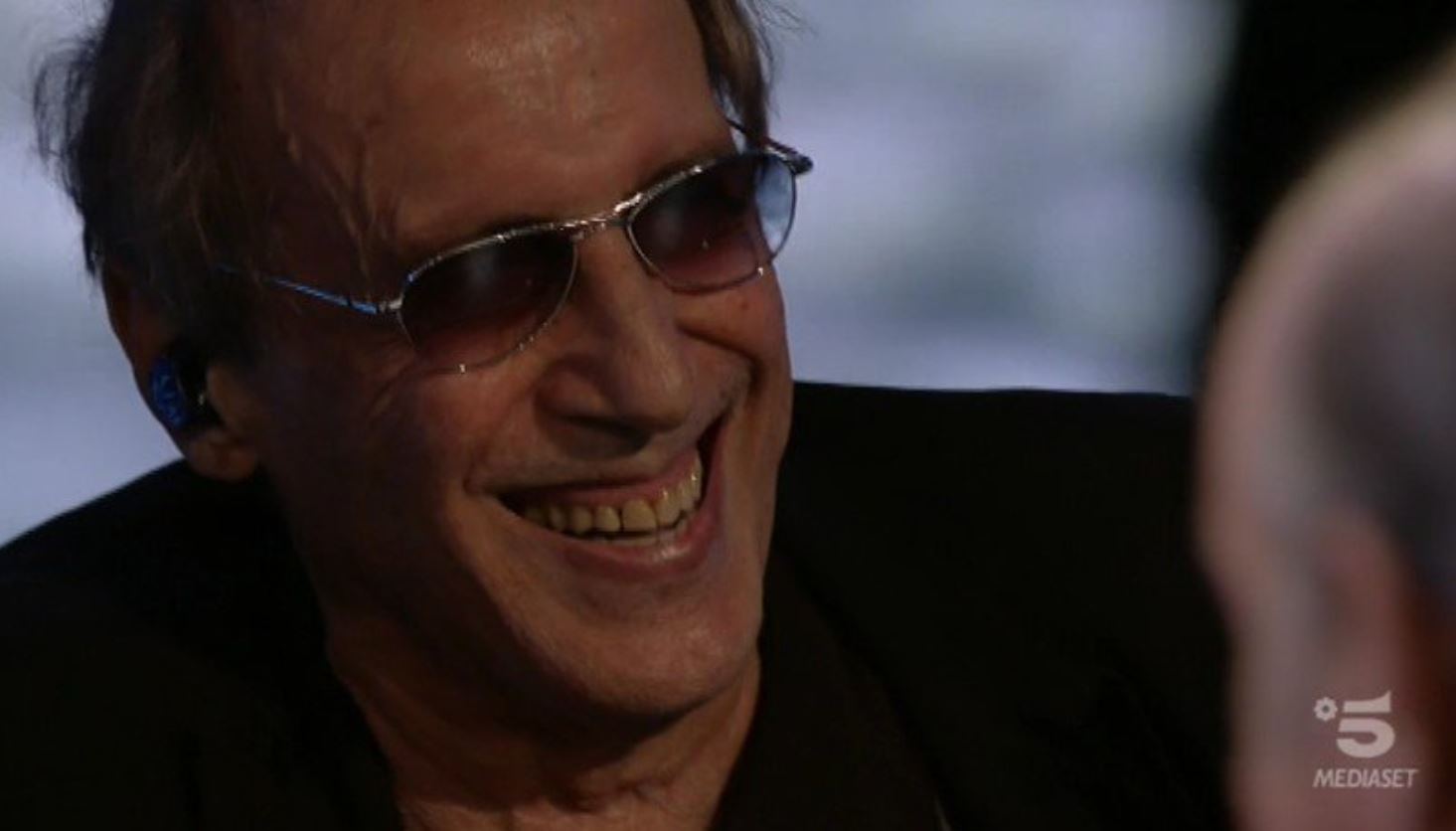 Celentano torna e (finalmente) si concede. Il graphic novel è la tassa da pagare