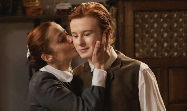 Una Vita, anticipazioni: Carmen riabbraccia il figlio Raul