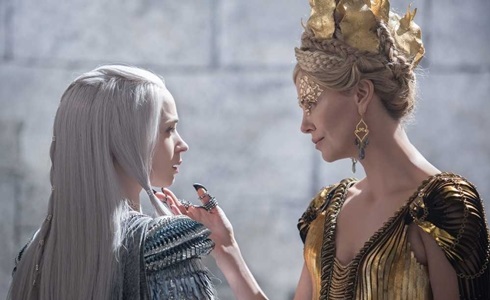 Programmi TV di stasera, sabato 30 novembre 2019. Su Italia1 «Il Cacciatore e la Regina di Ghiaccio»