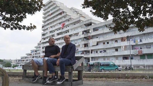 Che ci faccio qui: Domenico Iannacone alla scoperta dei quartieri di Scampia e San Basilio