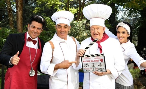 Programmi TV di stasera, venerdì 20 dicembre 2019. Su Canale5 Massimo Boldi e Biagio Izzo in «Natale da Chef»