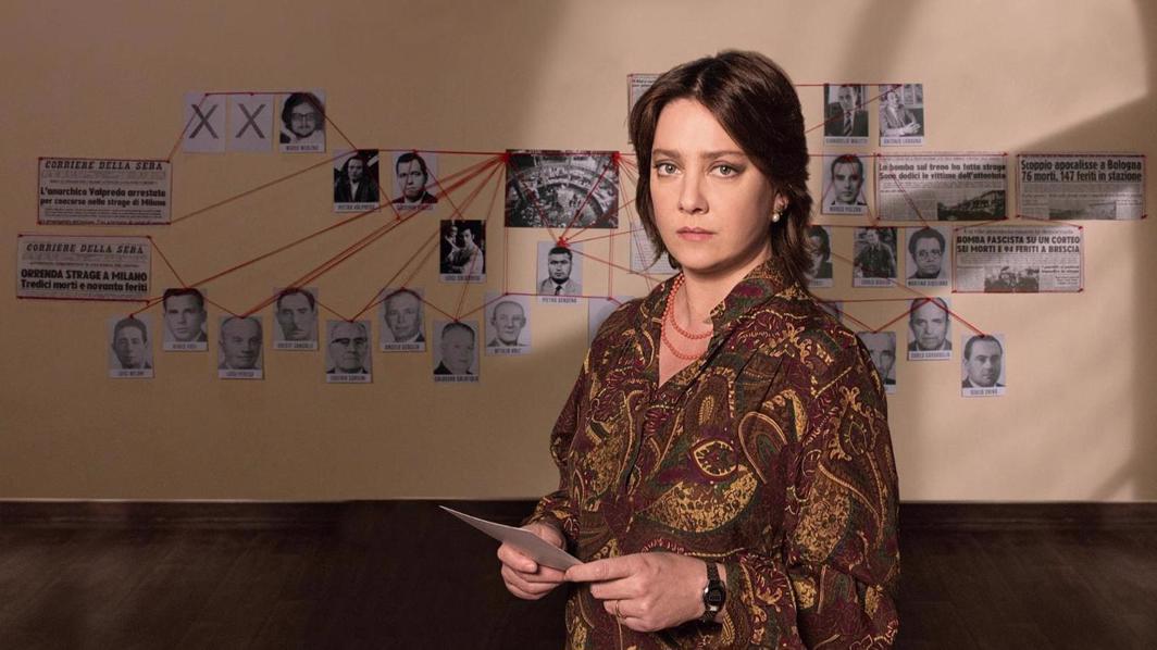 Io Ricordo Piazza Fontana: nel cinquantesimo anniversario della strage, su Rai1 la docu-fiction con Giovanna Mezzogiorno