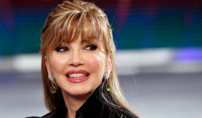 Il Cantante Mascherato, Milly Carlucci lancia la sfida (al GF Vip): «Puntiamo a grandi numeri»