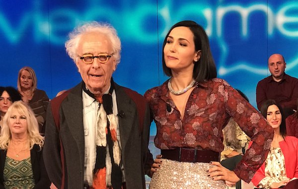 Vieni da Me, Mughini vs Parietti: «A Mediaset dicono non sia vero che Berlusconi le ha offerto 9 miliardi. Lascerei perdere discorsi sulla seconda guerra mondiale». Alba interviene in diretta
