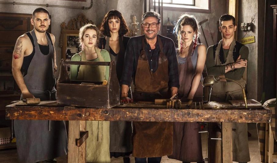 Programmi TV di stasera, domenica 22 dicembre 2019. Su Rai1 il finale di Pezzi Unici