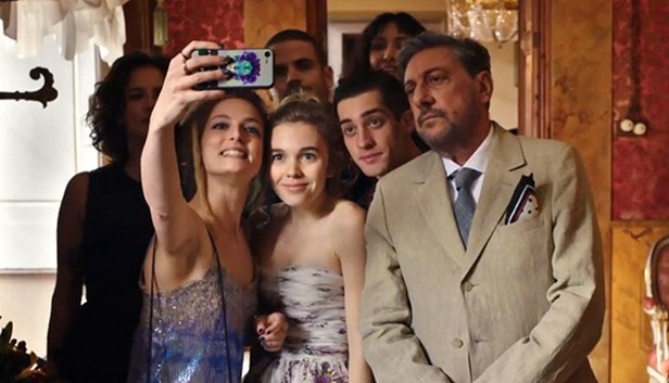 Ascolti TV | Domenica 22 dicembre 2019. Pezzi Unici chiude al 22.2%, Miracolo nella 34° Strada 9.75%