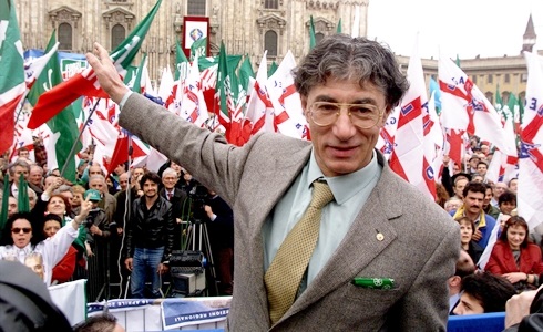 Programmi TV di stasera, giovedì 12 dicembre 2019. Sul Nove il documentario «Umberto B. – Il Senatur»