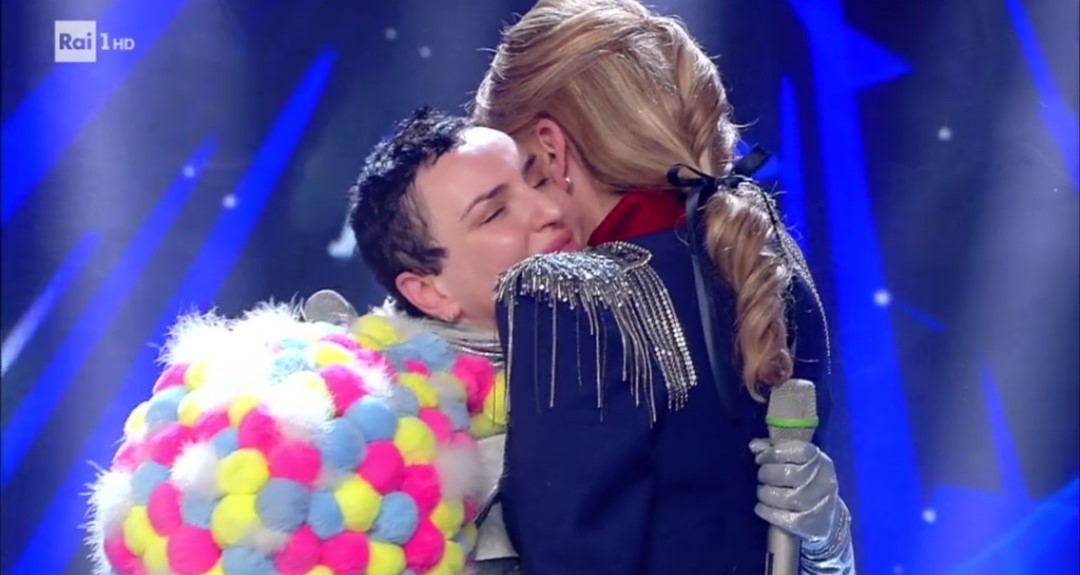 Il Cantante Mascherato: nella seconda puntata eliminato il Barboncino. Era Arisa