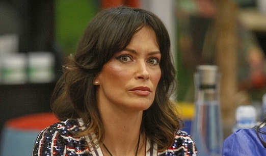 Grande Fratello Vip 2020, Fernanda Lessa vs Antonella Elia: «Mi mancano i miei cari, non sono sola come lei. Per nominarmi si è accordata con la lesbica»