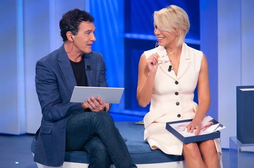 C’è Posta per Te, Maria De Filippi: «Pier Silvio lo farebbe andare in onda tutto l’anno. Non capita spesso di vedere dati con il 3 davanti»