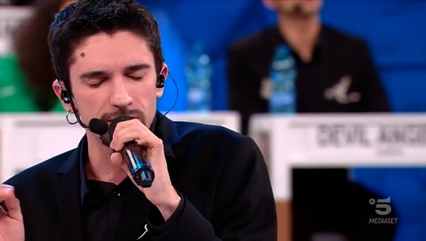 Amici 2020, puntata di sabato 25 gennaio – Nyv conquista il Serale. Eliminati Skioffi e Ayoub