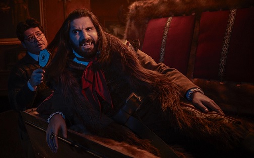 What We Do In The Shadows: su Rai 4 le vicende di 4 vampiri seguiti da una troupe televisiva