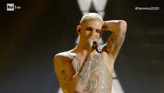 Sanremo 2020, Achille Lauro provoca con un look shock – Foto e Video