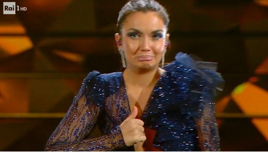 Sanremo 2020, Elettra Lamborghini ‘fuori di seno’