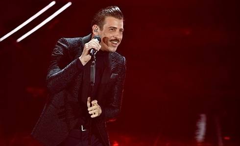 Programmi TV di stasera, domenica 16 febbraio 2020. Francesco Gabbani da Fazio, Morgan dalla D’Urso