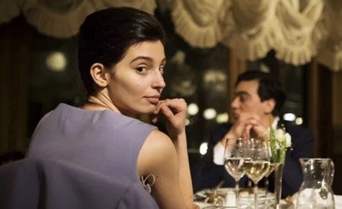 Programmi TV di stasera, lunedì 17 febbraio 2020. Su Rai1 «L’Amica Geniale – Storia del nuovo cognome»