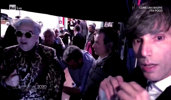 Sanremo 2020, Morgan vs Bugo. Fuori onda di Castoldi: «C*zzo, fai cagare!». Il direttore d’orchestra: «Non mi sarei mai prestato a dirigere una porcata del genere»