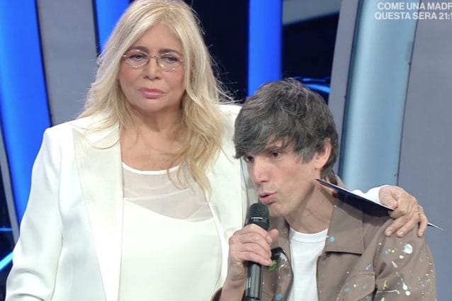 Domenica In, Mara Venier: «Ringrazio Bugo che è venuto a titolo di amicizia, Morgan è andato dalla D’Urso e lì forse qualcosina gli hanno dato» – Video