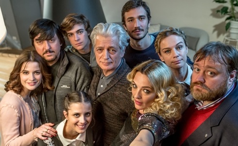 Programmi TV di stasera, giovedì 6 febbraio 2020. Su Canale5 in 1^Tv «Sconnessi»