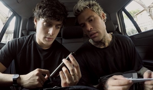 Pagelle TV della Settimana (9-15/03/2020). Promossi C’è Posta Per Te e Passaggio a Nord Ovest. Bocciati Celebrity Hunted e lo stop ad Avanti un Altro