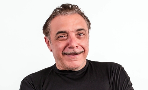 Programmi TV di stasera, domenica 15 marzo 2020. Fabio Fazio a «Che Tempo Che Fa» festeggia i 50 anni di carriera di Nino Frassica con Renzo Arbore e Terence Hill