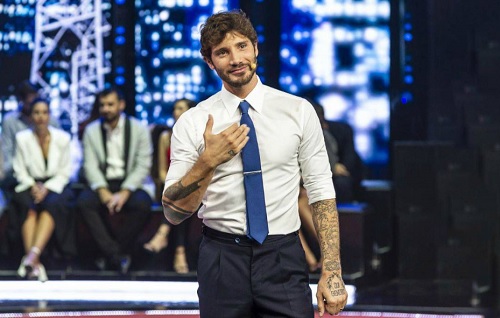 Stasera Tutto è Possibile torna con le repliche, saltato Made in Sud