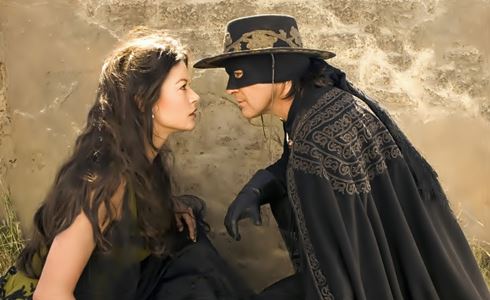 Programmi TV di stasera, domenica 19 aprile 2020. Su Rete4 Antonio Banderas in «The Legend of Zorro»
