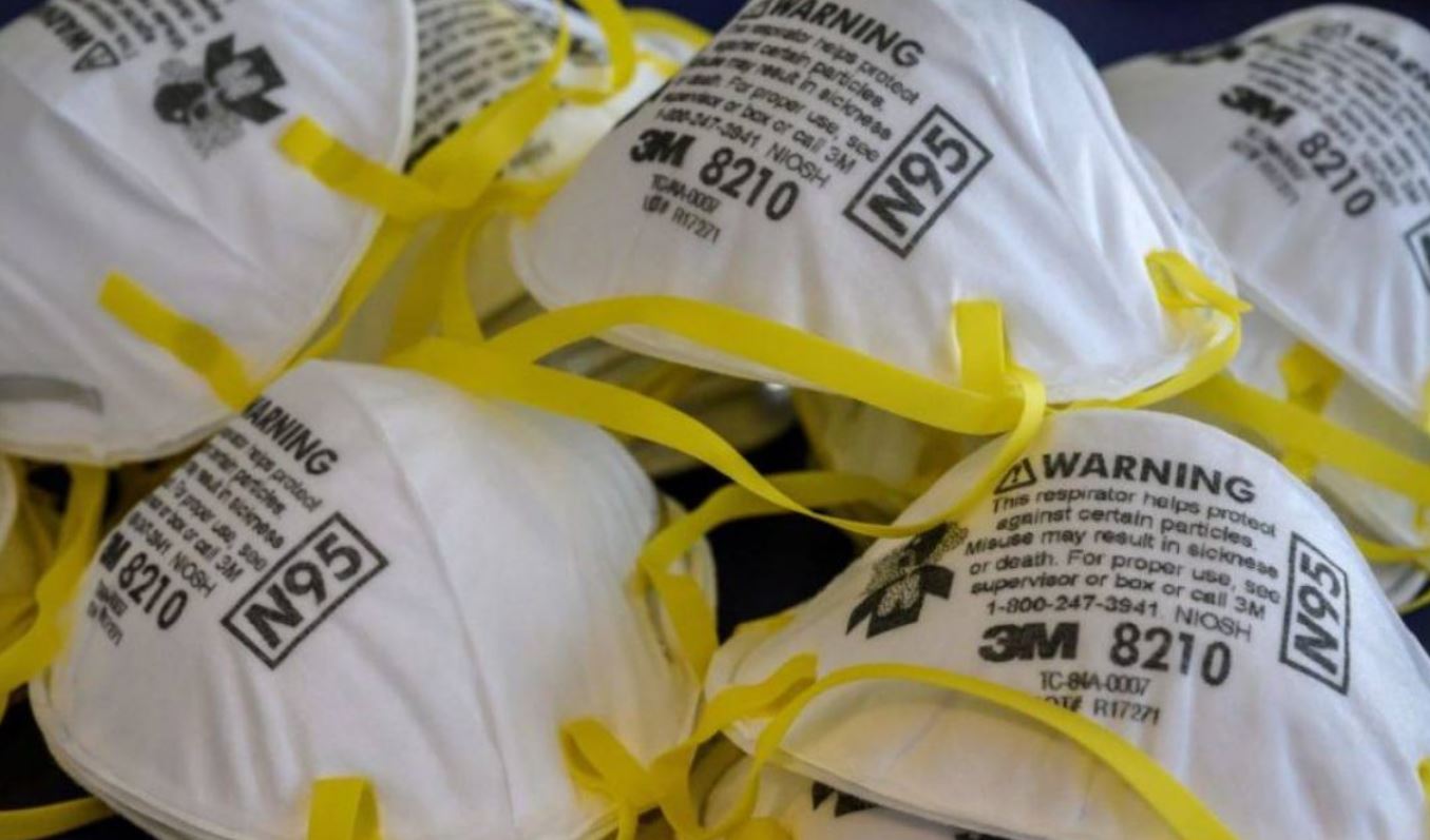 Coronavirus, così le produzioni tv preparano la ‘Fase 2’: troupe ridotte al minimo, divieti e distanze. E sul set arrivano «i congiunti»