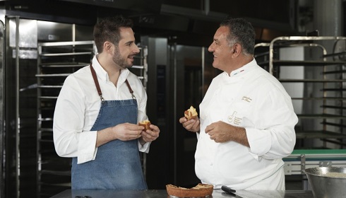 Dolci di Pasqua: Andrea Tortora e Sal De Riso protagonisti su Sky Uno di due speciali sui dolci pasquali