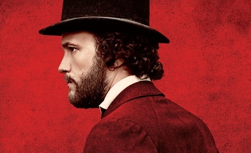 Programmi TV di stasera, giovedì 30 aprile 2020. Su Rai3 in 1^Tv «Il Giovane Karl Marx»