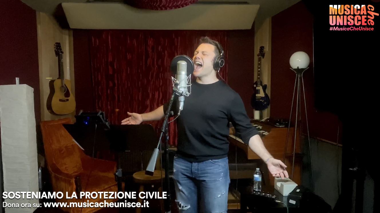 Musica che unisce: un collage nobile ma sbrodolato senza empatia