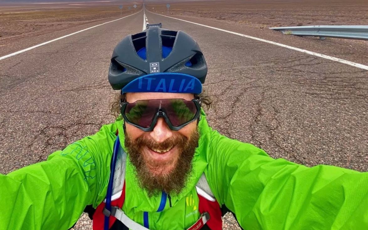 Non voglio cambiare pianeta: Jovanotti viaggia tra entusiasmo e riflessioni