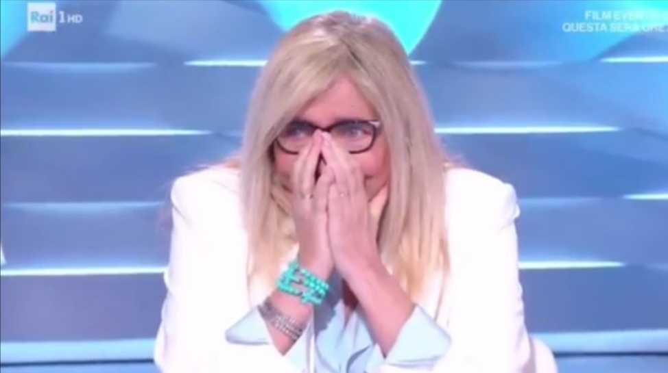 Domenica In, Mara Venier in lacrime per il nipotino – Video